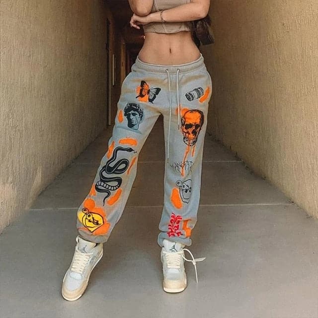 Elegantly Styled Trousers for Everyday Wear