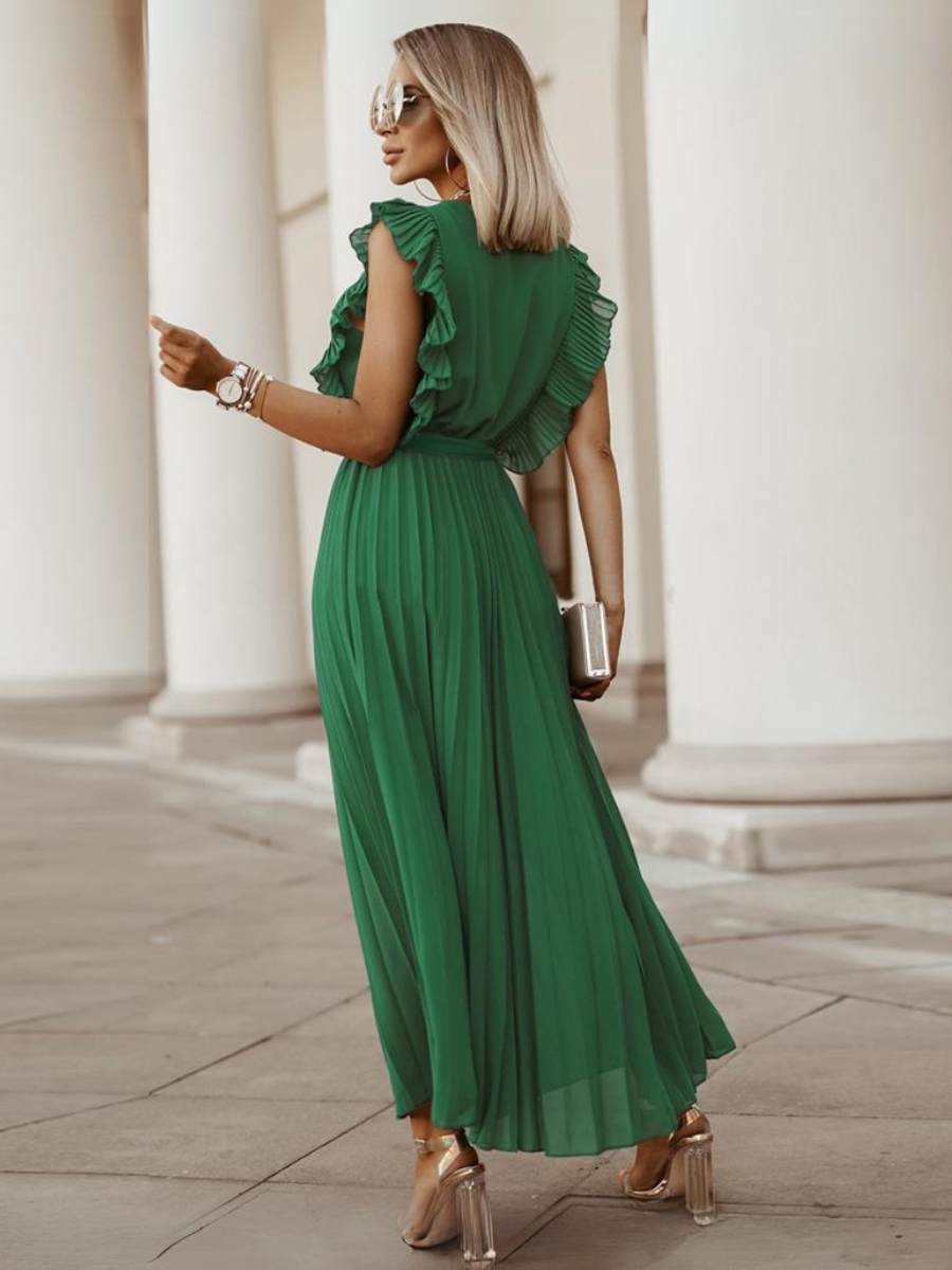 Effortlessly Elegant Dress with a Timeless Design