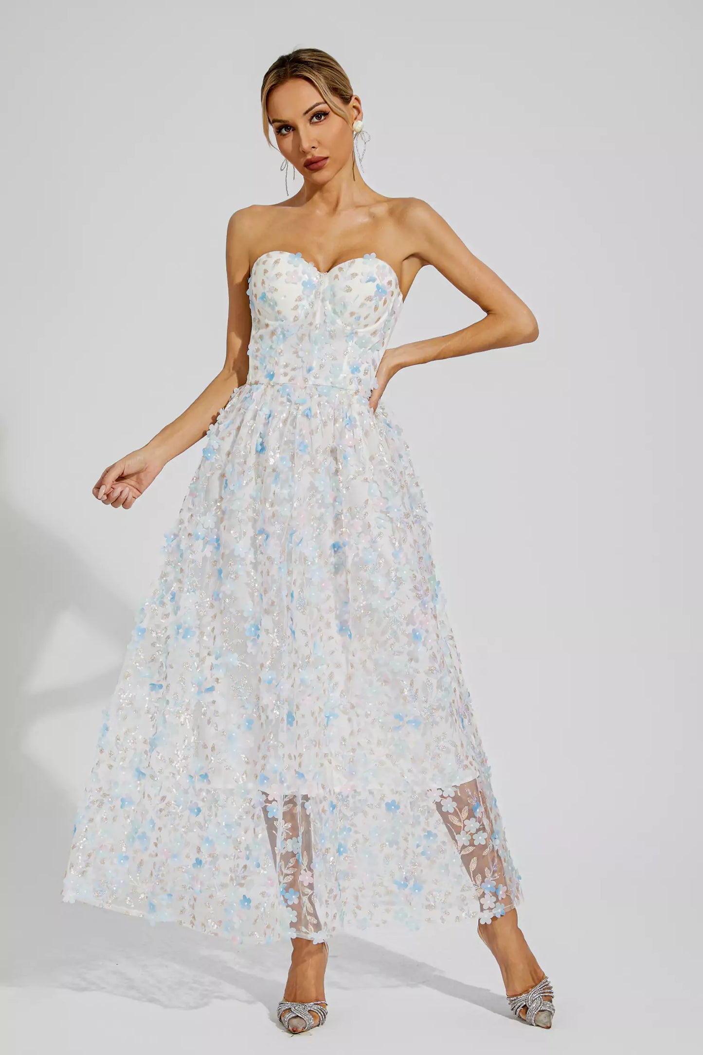 Beautifully Crafted Dress in a Classic Style