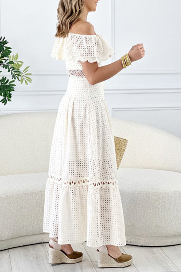 Beautifully Finished Dress in a Timeless Design