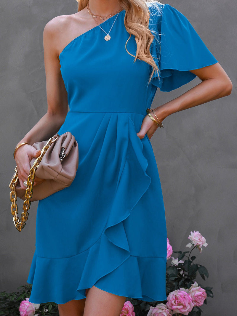 Well Tailored Dress with a Graceful Silhouette