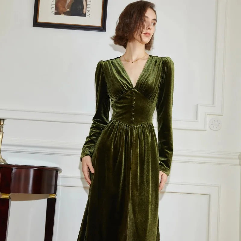 Sophisticated Dress with a Clean Classic Look