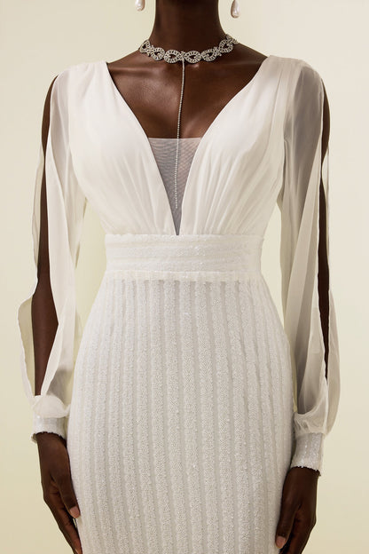 Beautifully Finished Dress in a Timeless Design