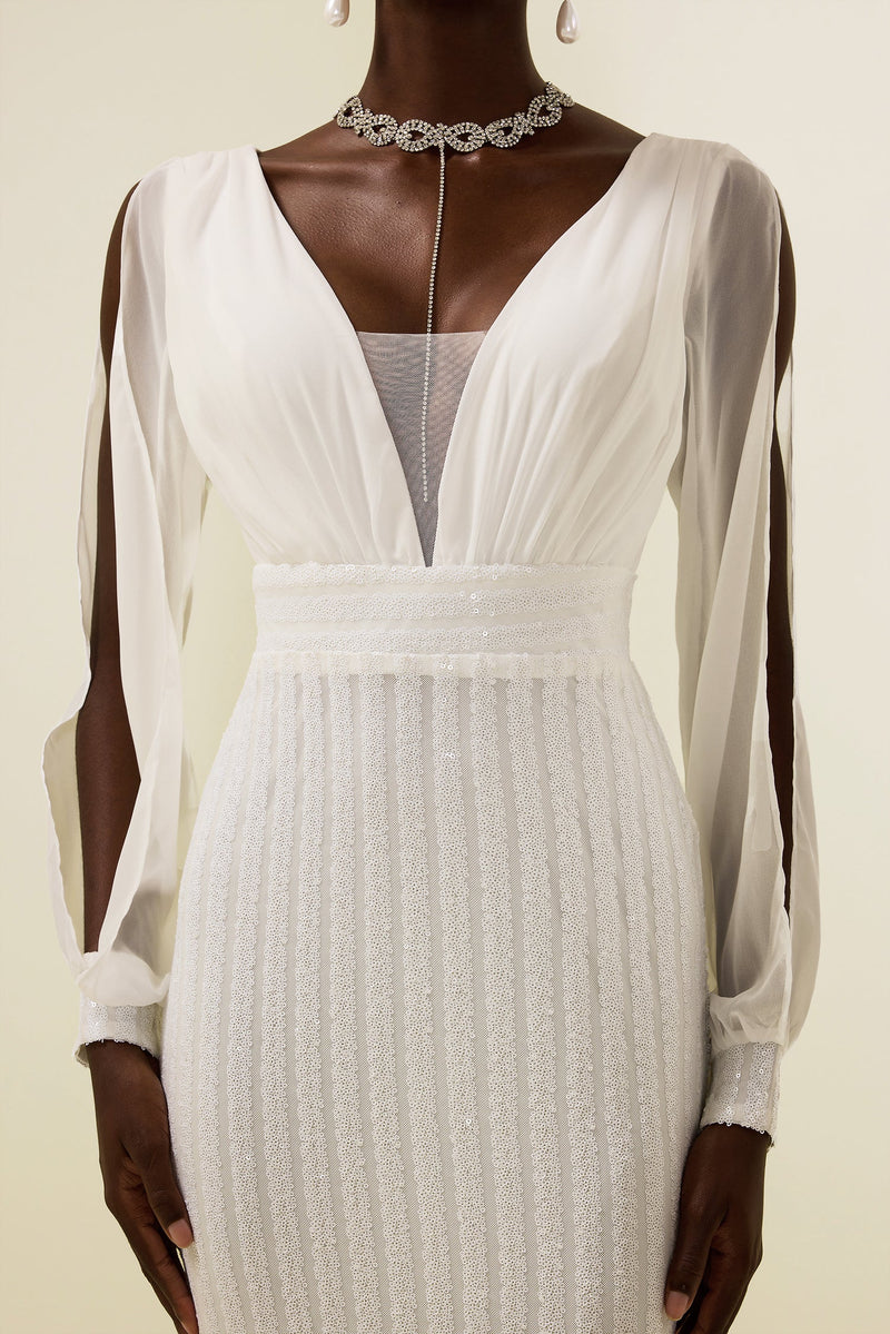 Beautifully Finished Dress in a Timeless Design