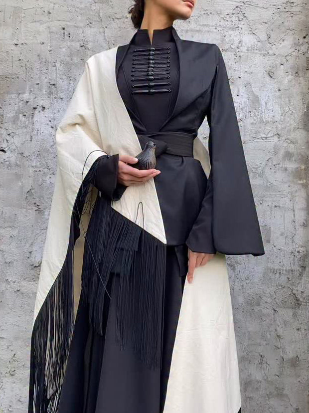 Beautifully Finished Dress in a Timeless Design