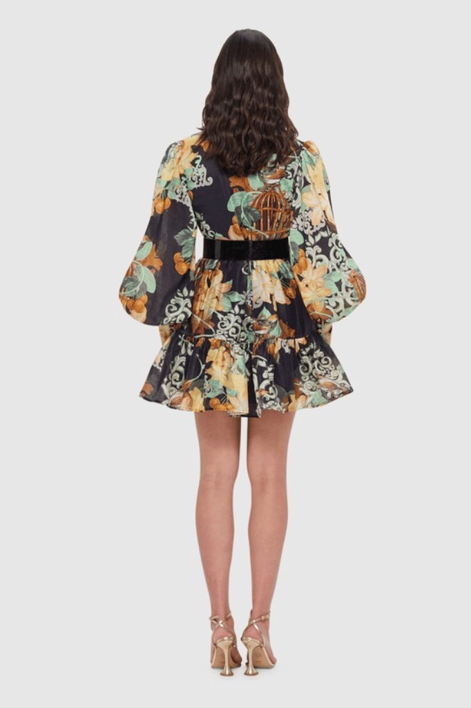 Well Tailored Dress with a Graceful Silhouette
