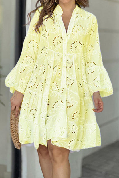 Beautifully Finished Dress in a Timeless Design