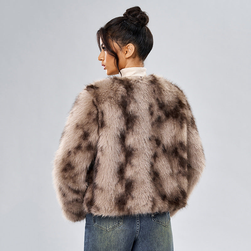 Well Tailored Coat with a Graceful Silhouette