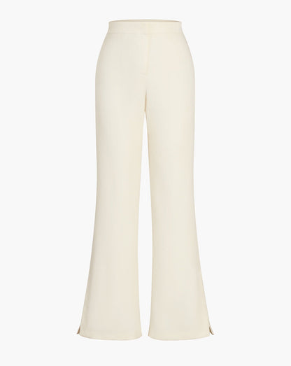 Effortlessly Elegant Pants with a Timeless Design