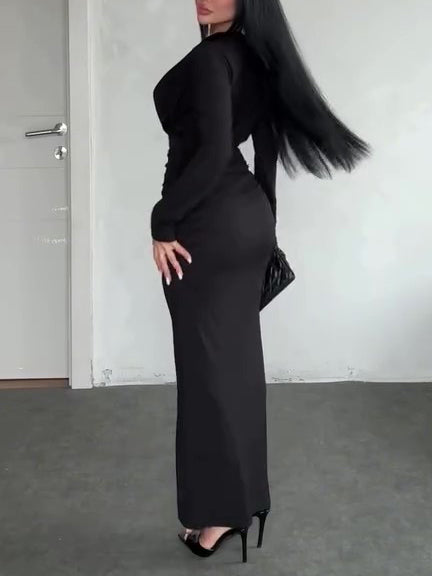 Well Tailored Dress with a Graceful Silhouette