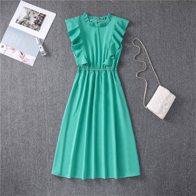 Beautifully Finished Dress in a Timeless Design