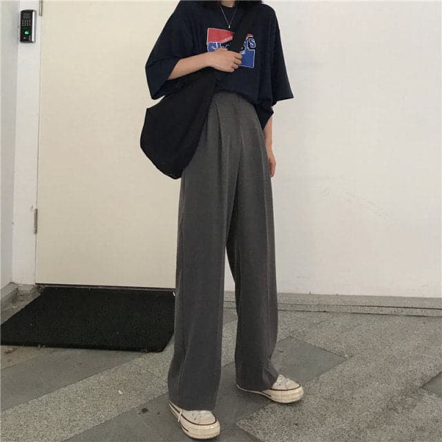 Well Tailored Trousers with a Graceful Silhouette