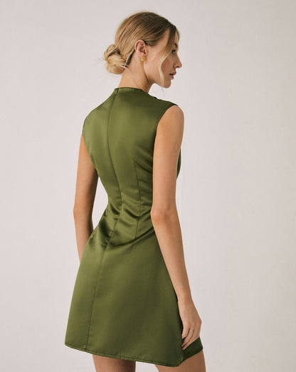 Well Tailored Dress with a Graceful Silhouette
