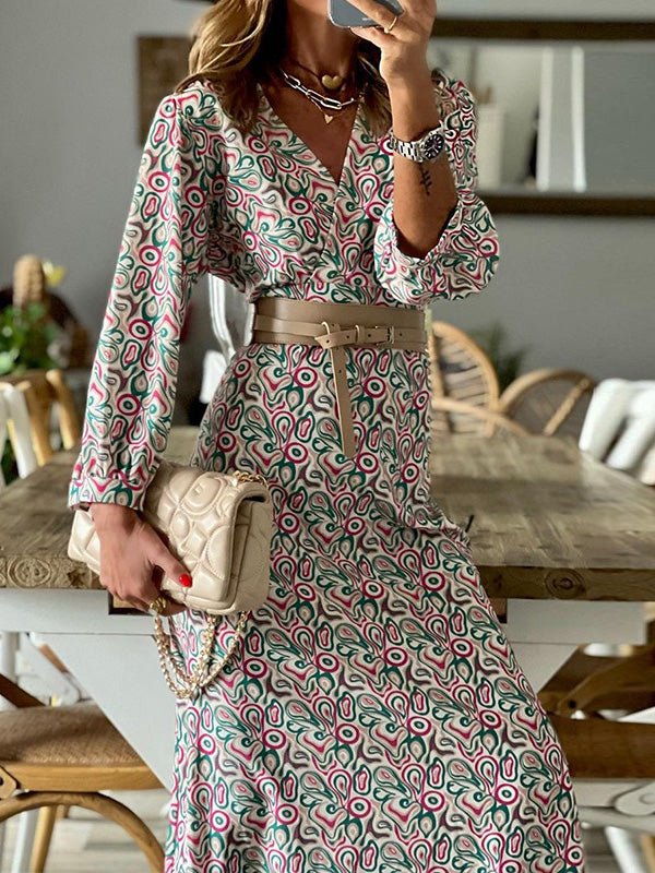 Well Tailored Dress with a Graceful Silhouette
