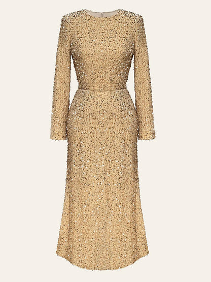 Well Tailored Dress with a Graceful Silhouette