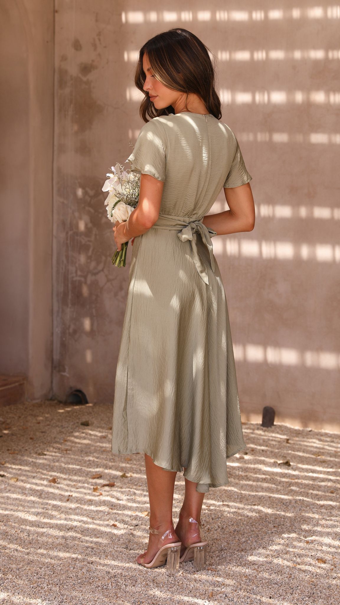 Well Tailored Dress with a Graceful Silhouette