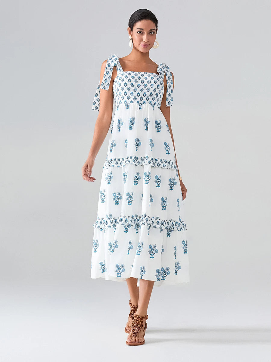 Beautifully Finished Dress in a Timeless Design