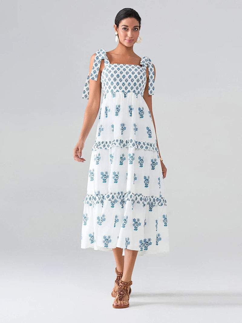 Beautifully Finished Dress in a Timeless Design