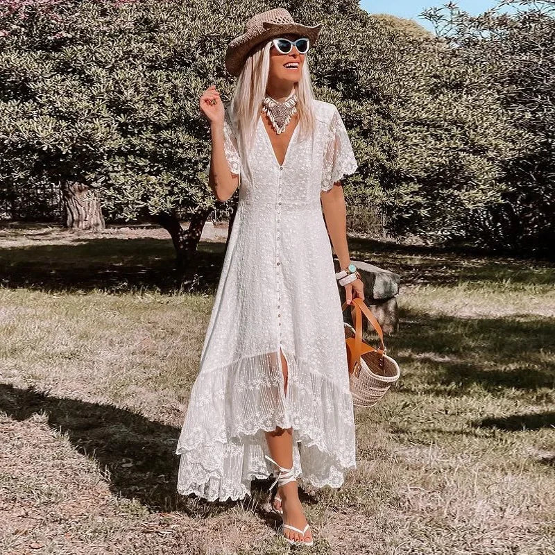 Effortlessly Elegant Dress with a Timeless Design