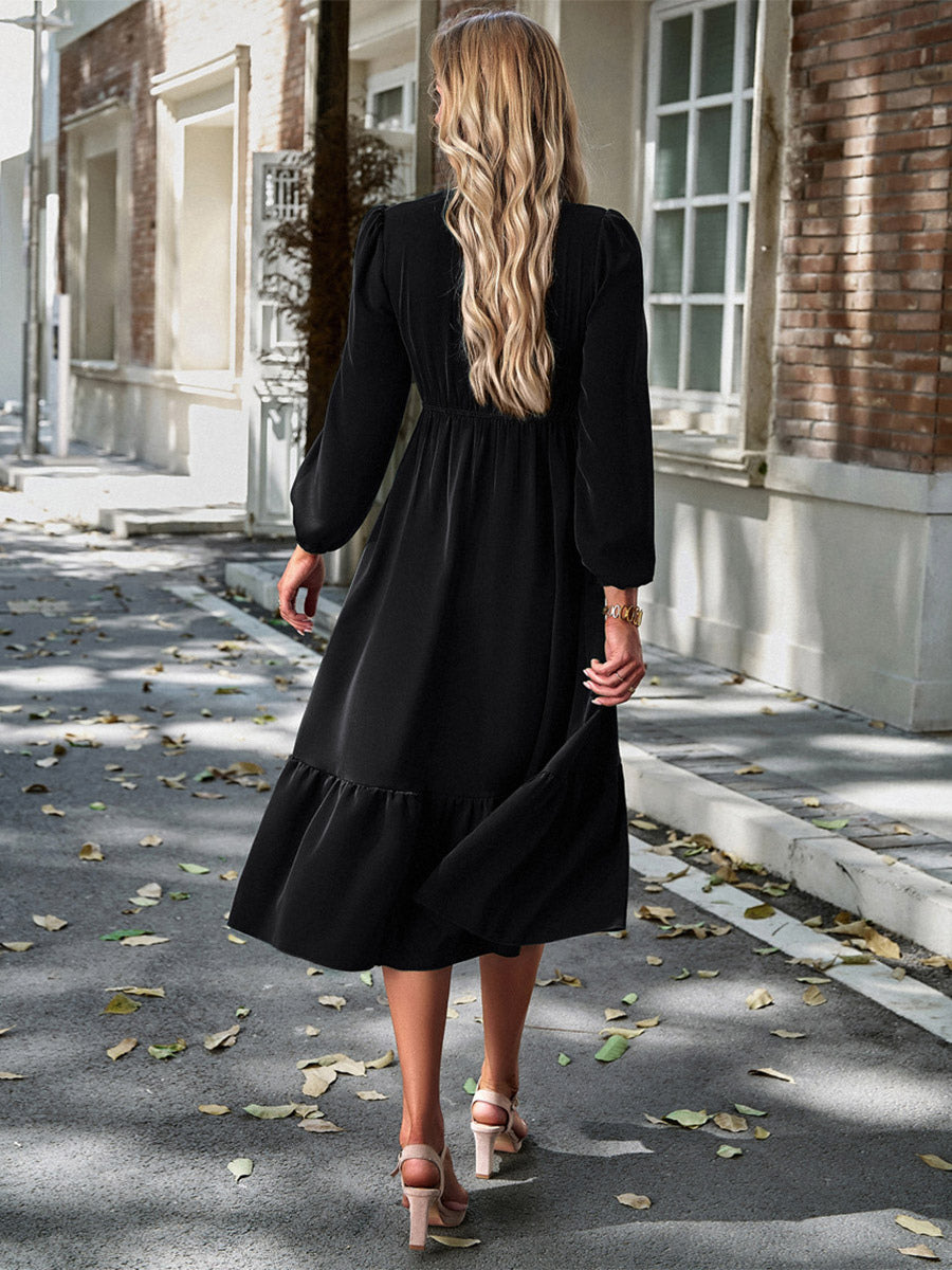 Beautifully Finished Dress in a Timeless Design