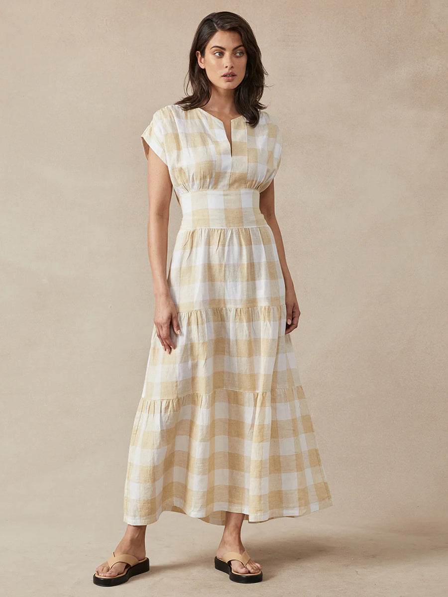 Effortlessly Elegant Dress with a Timeless Design