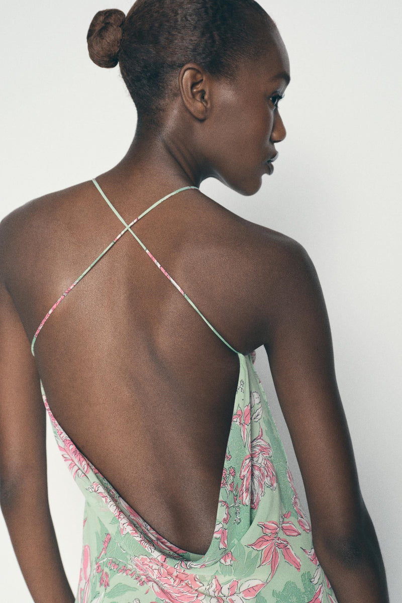 Well Tailored Dress with a Graceful Silhouette