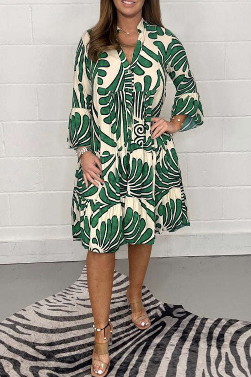 Classic Vintage Dress with a Flattering Fit