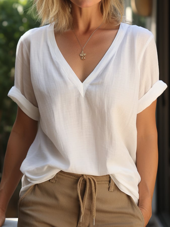 Effortlessly Elegant T-Shirt with a Timeless Design