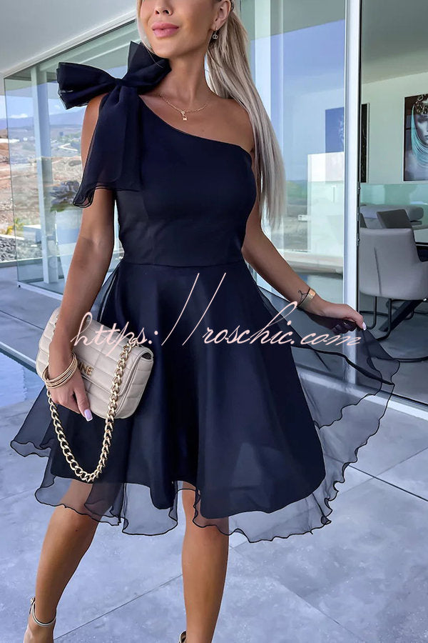 Well Tailored Dress with a Graceful Silhouette
