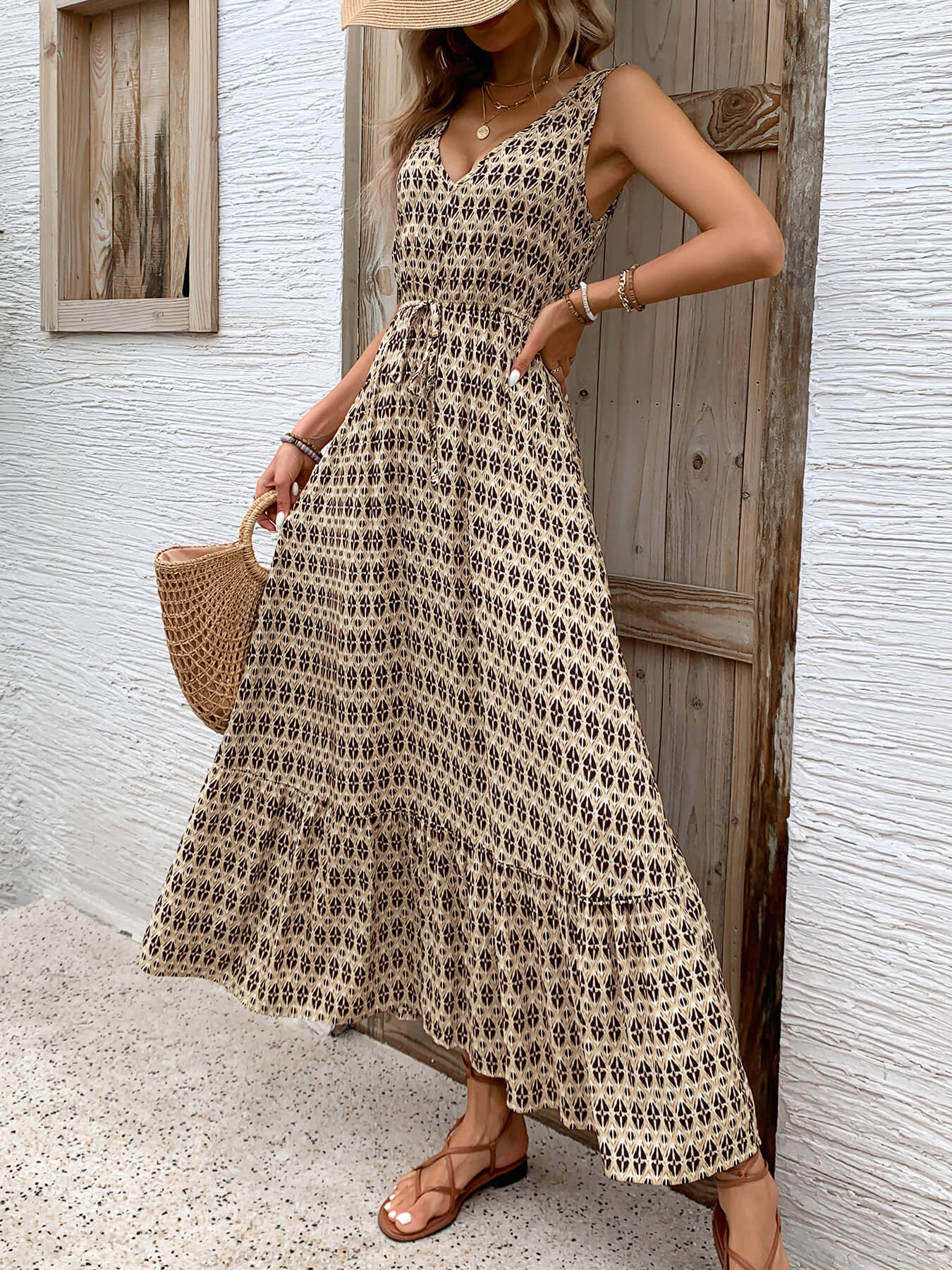 Well Tailored Dress with a Graceful Silhouette