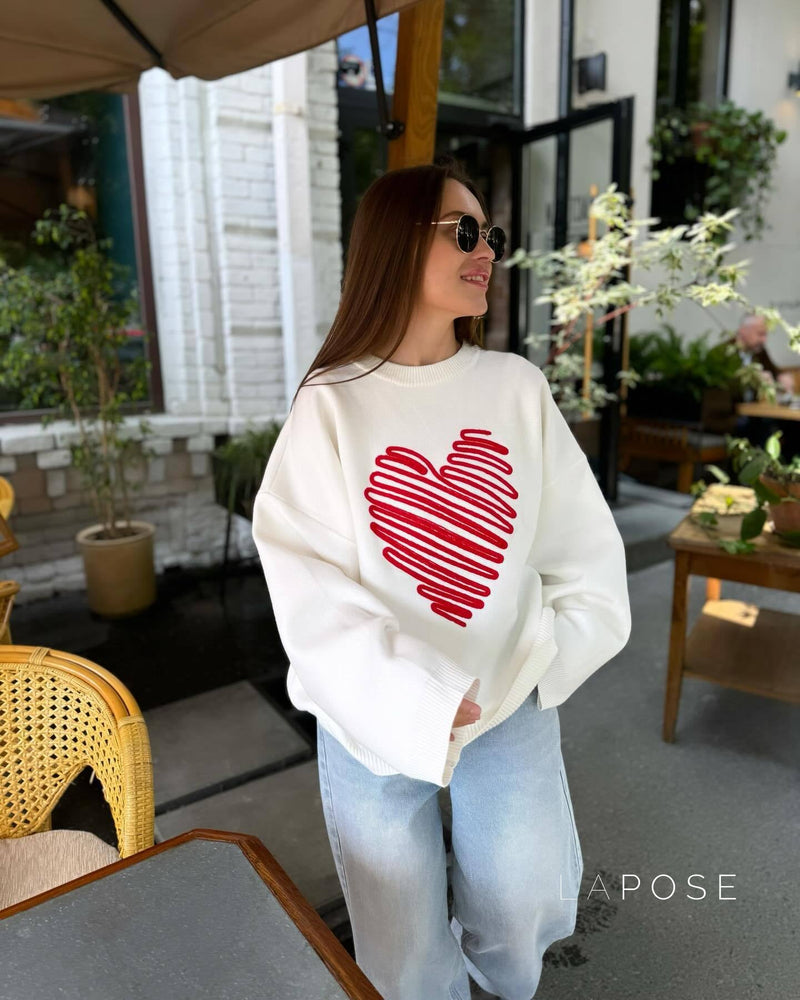 Effortlessly Elegant Sweater with a Timeless Design
