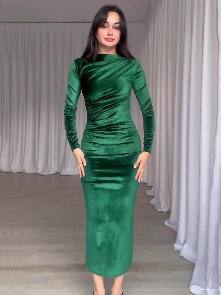 Beautifully Finished Dress in a Timeless Design