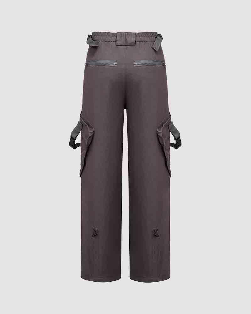 Effortlessly Elegant Pants with a Timeless Design