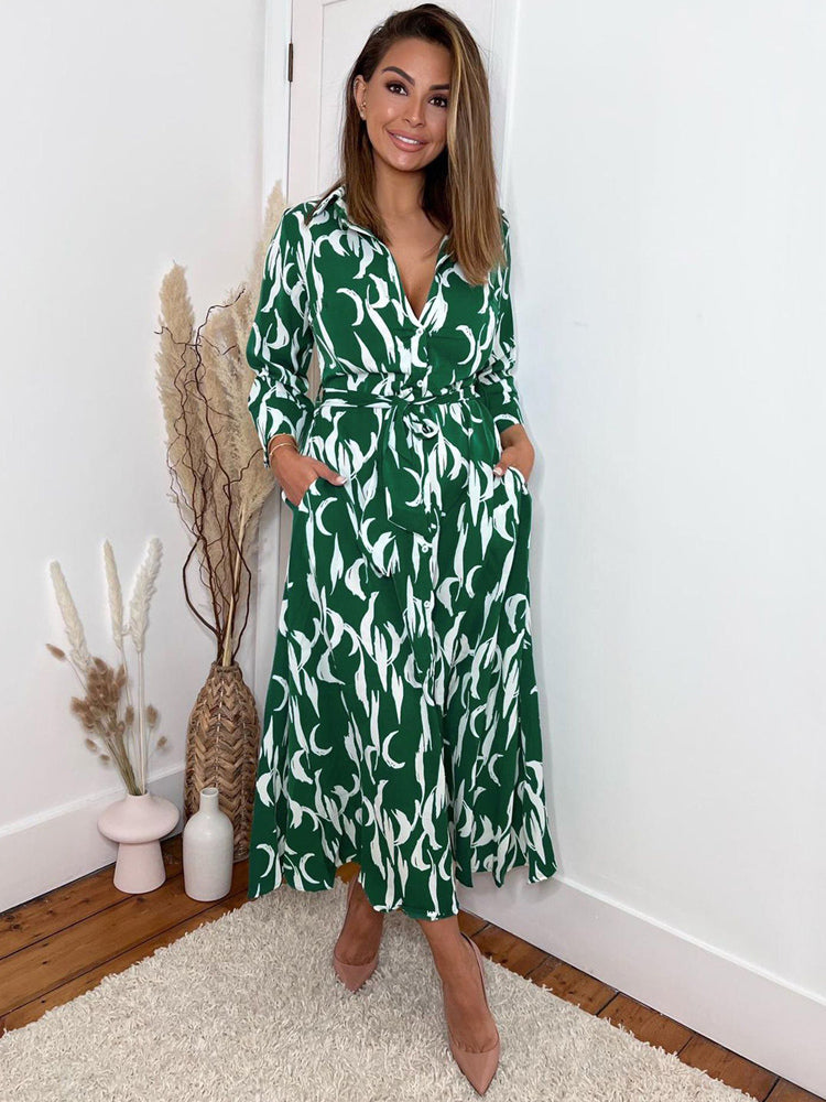 Classic Vintage Dress with a Flattering Fit