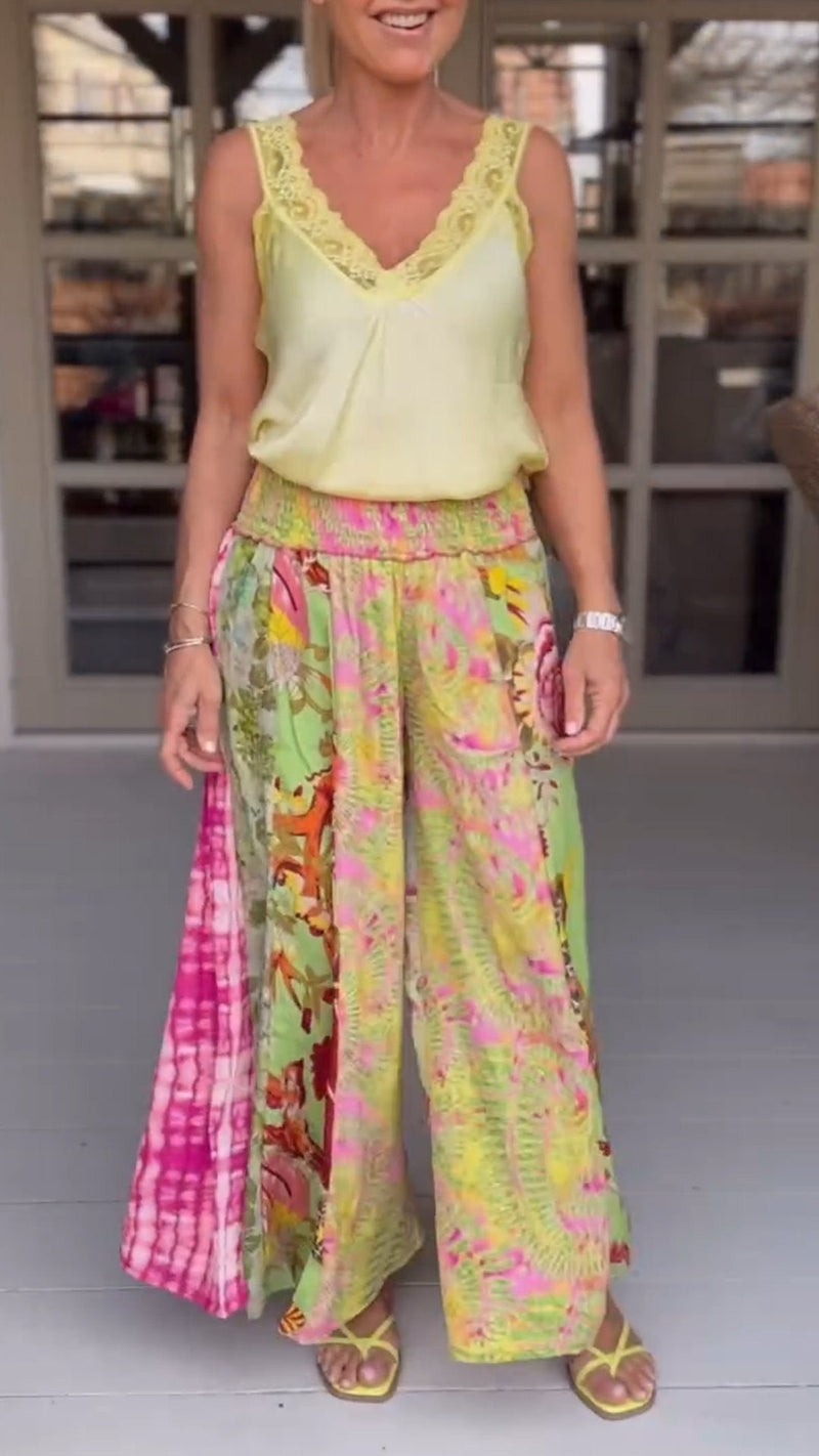 Classic Vintage Trousers with a Flattering Fit