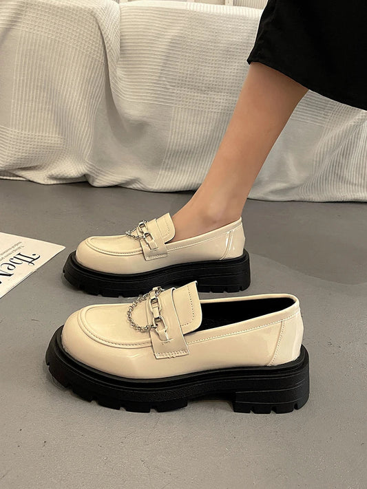 Chic Orthopedic Loafers with Unique Design