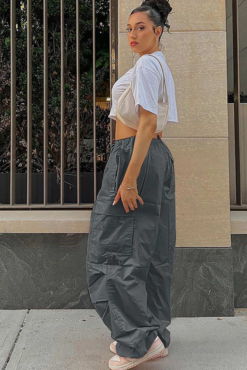 Well Tailored Pants with a Graceful Silhouette