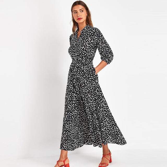 Gracefully Styled Dress for Any Occasion