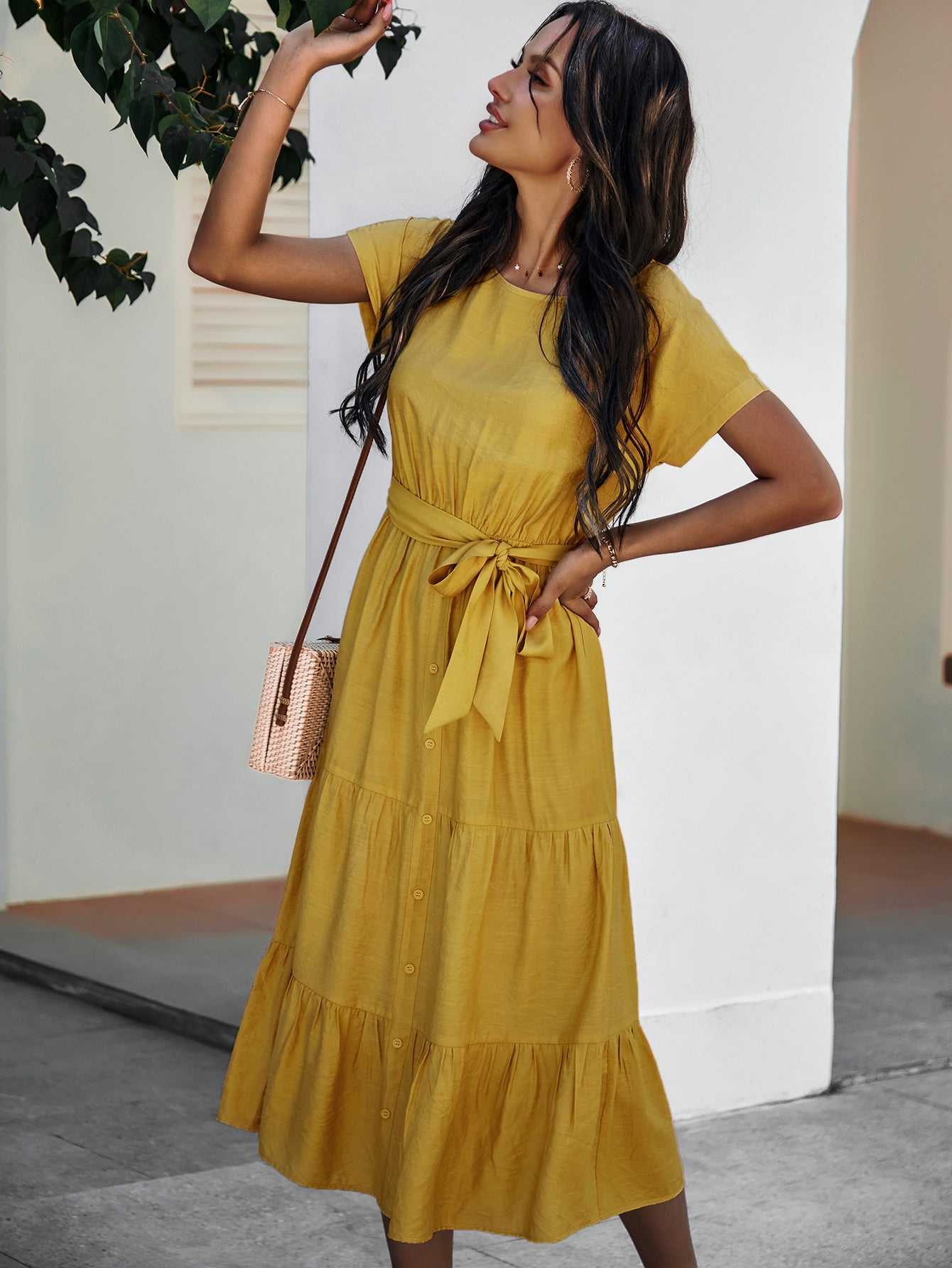 Effortlessly Elegant Dress with a Timeless Design