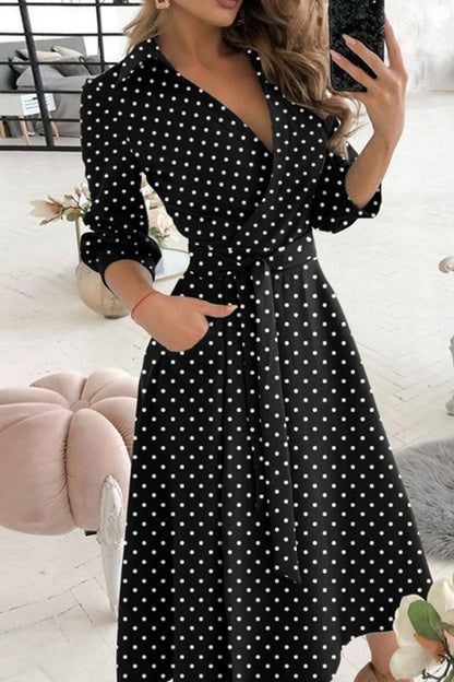 Effortlessly Elegant Dress with a Timeless Design