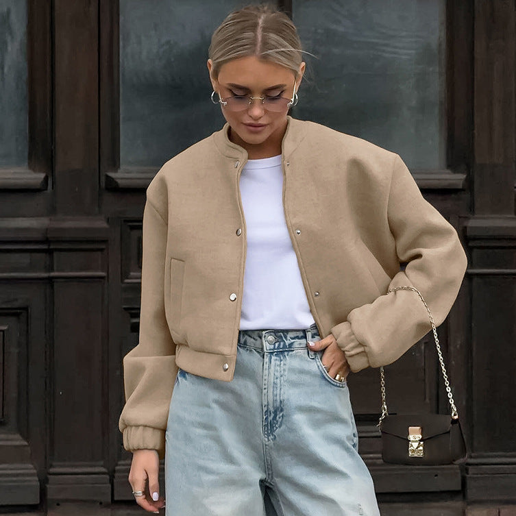 Effortlessly Elegant Jacket with a Timeless Design