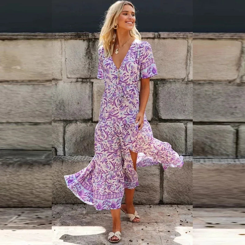 Classic Vintage Dress with a Flattering Fit