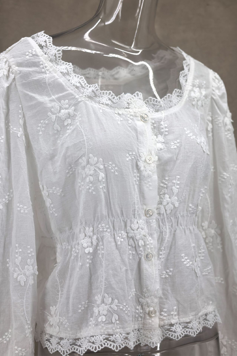 Elegantly Styled Blouse for Everyday Wear