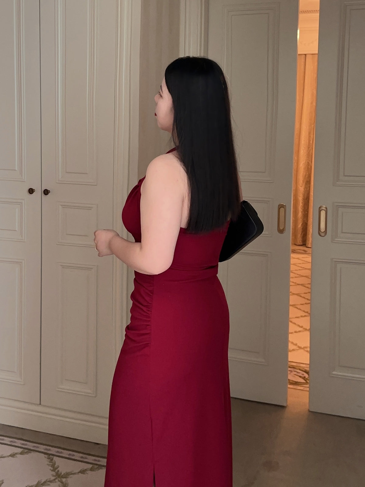 Effortlessly Elegant Dress with a Timeless Design