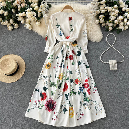 Well Tailored Dress with a Graceful Silhouette