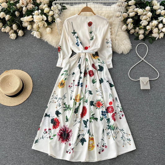 Well Tailored Dress with a Graceful Silhouette