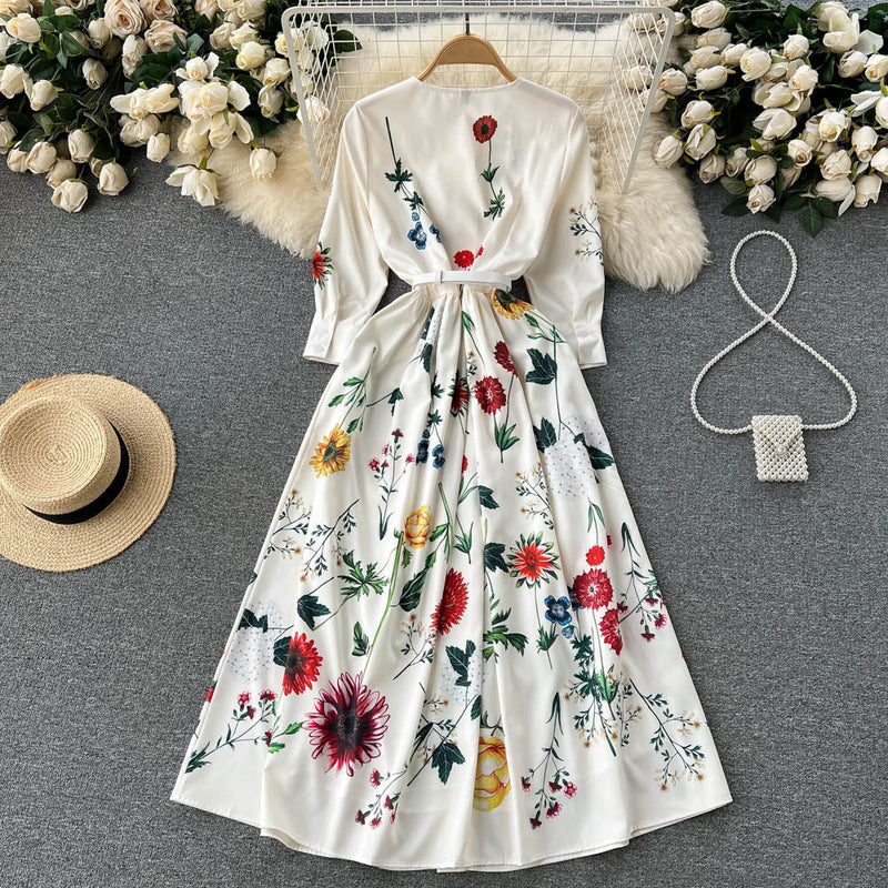 Well Tailored Dress with a Graceful Silhouette