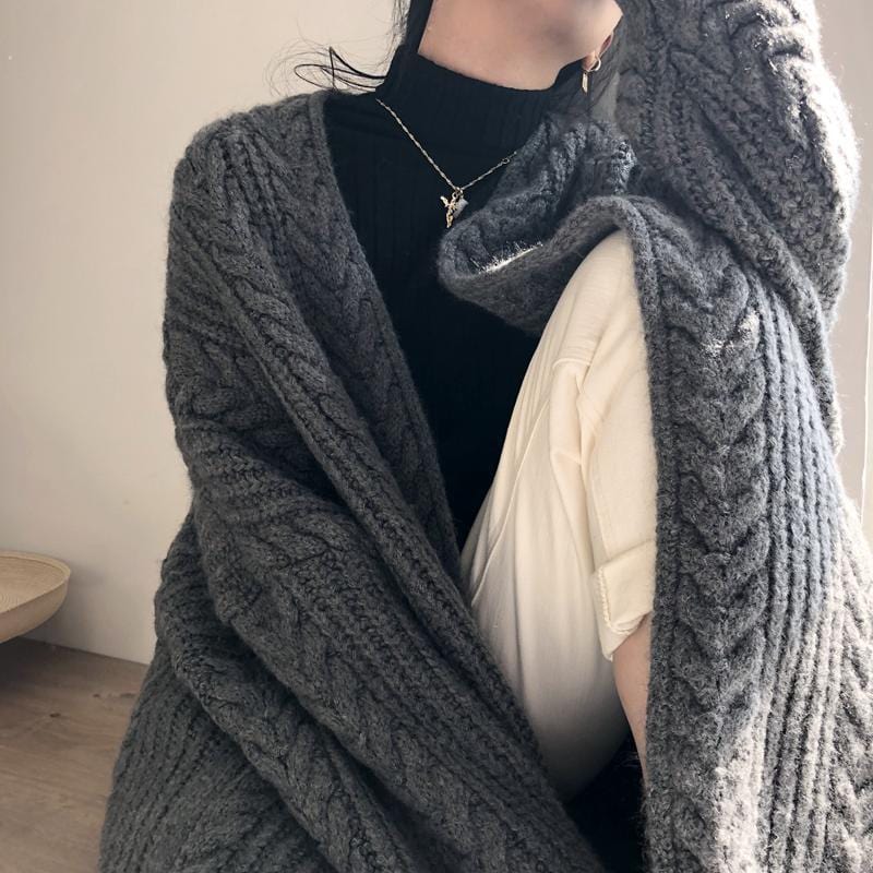 Classic Vintage Cardigan with a Flattering Fit