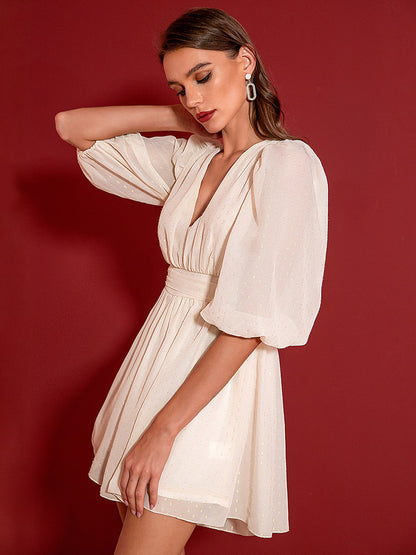 Beautifully Finished Dress in a Timeless Design