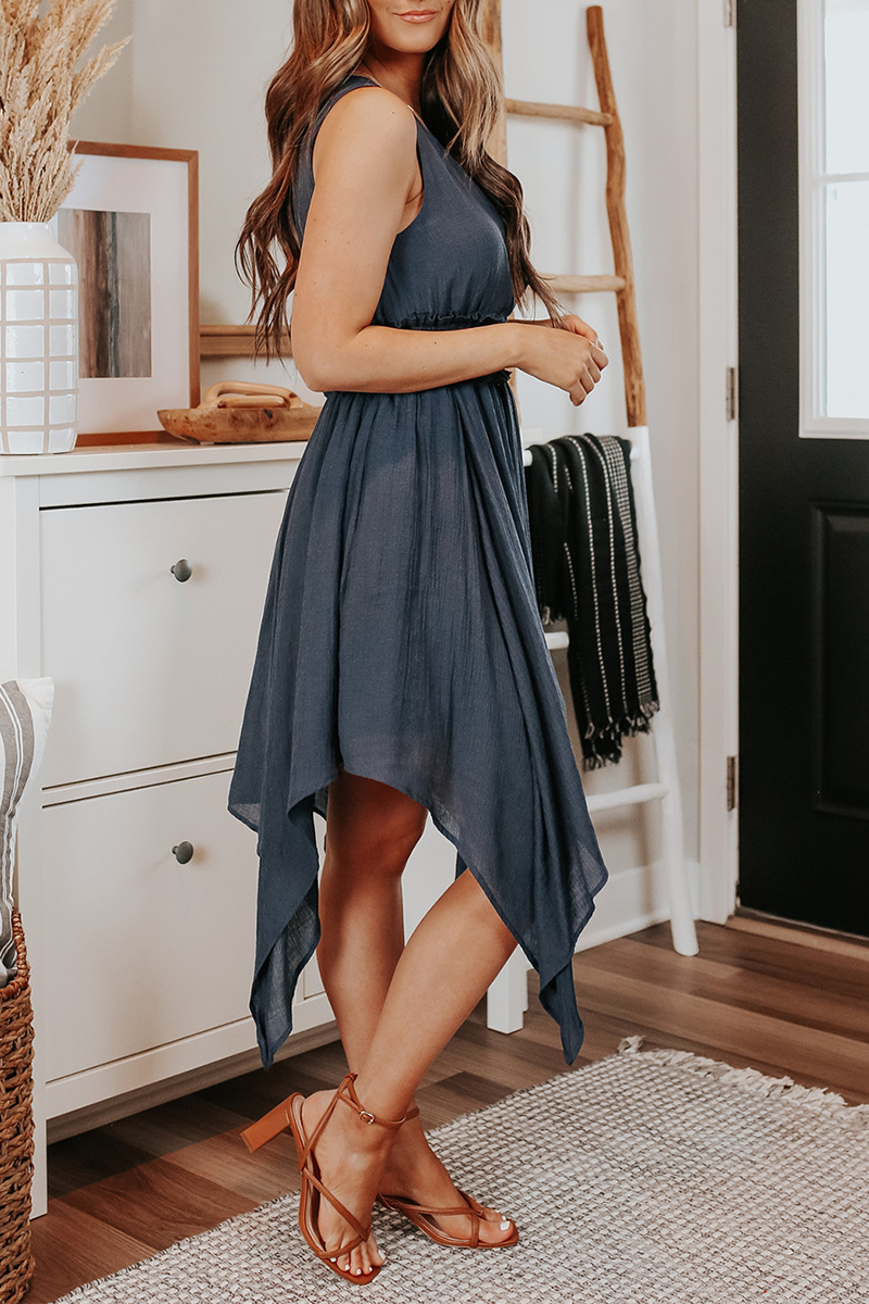Gracefully Styled Dress for Any Occasion
